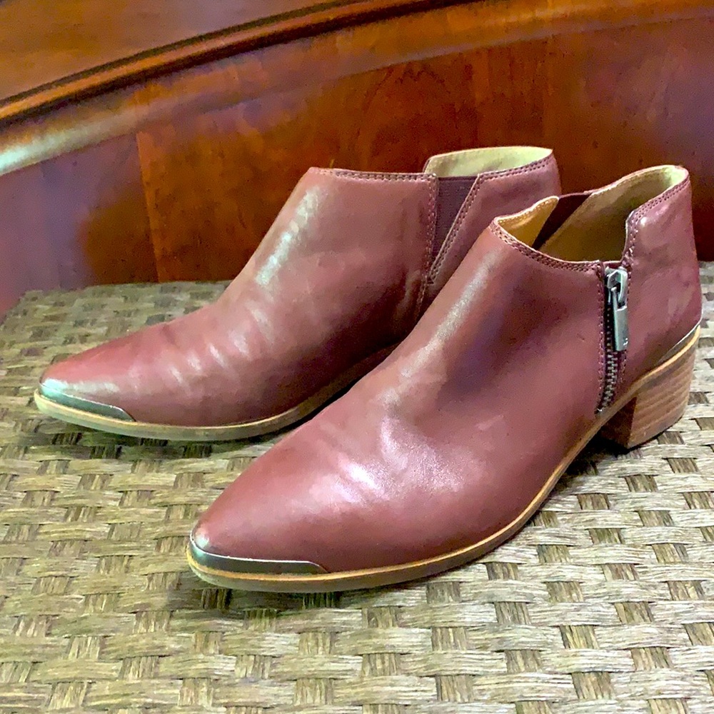 Lucky heel boots